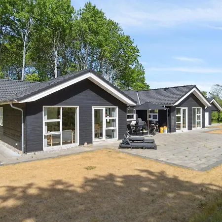 Swarthovde - From The Sea In Ne Jutland By Interhome Hals